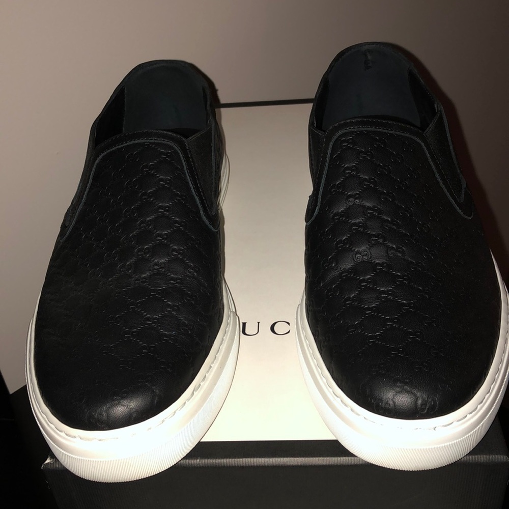 Gucci slip on sneaker. Original box and dust bags